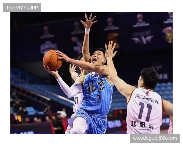 奥运足球决赛巅峰对决现场直播，见证金牌荣耀时刻